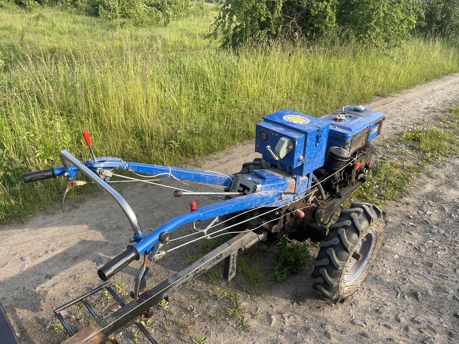 Продам мотоблок Зубр з прицепом,фриза,косарка