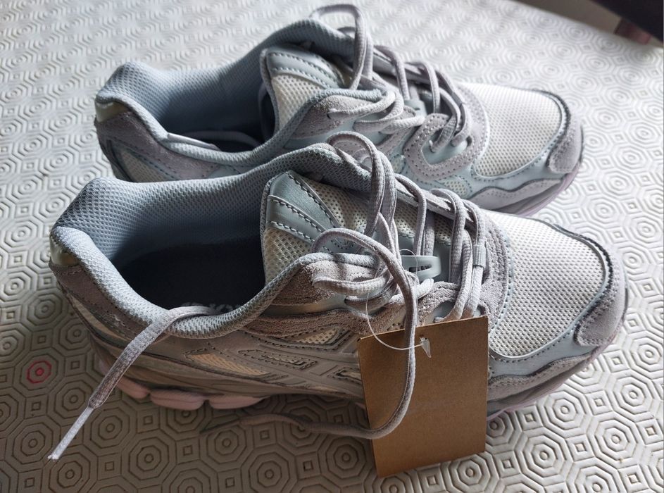 Ténis Asics brancos