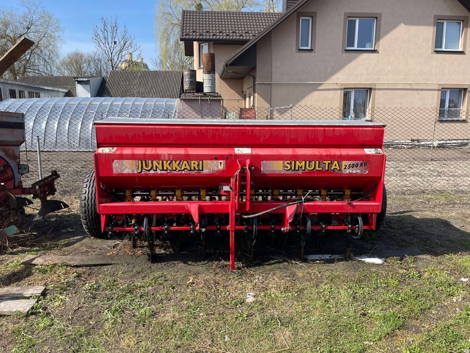 Сівалка дискова причіпна навісна Simulta 2.5 м з міндобривом сошникова