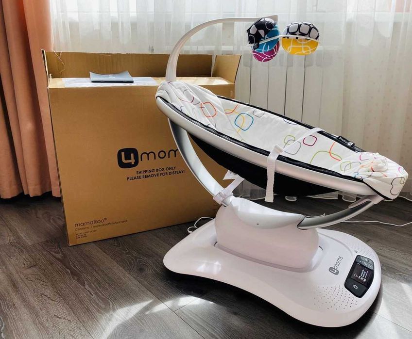 Укачивающий центр 4Moms Mamaroo 4.0+Вкладыш