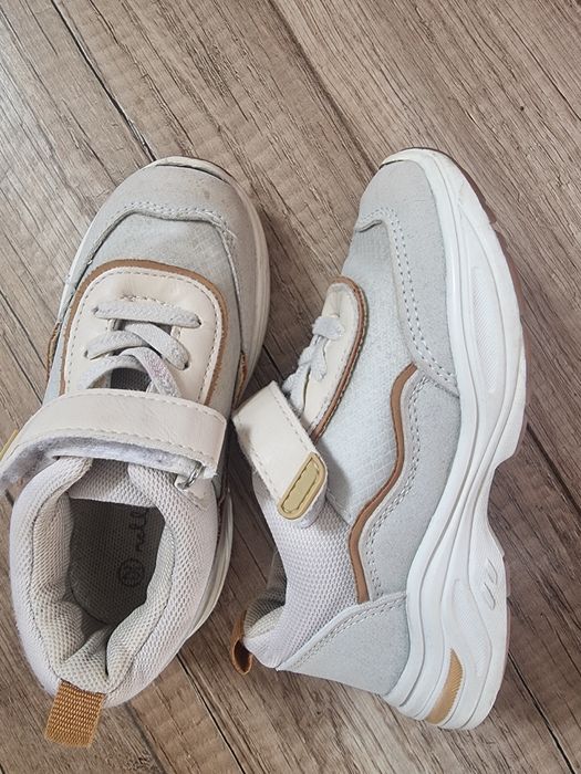 Buty sportowe dla dziewczynki