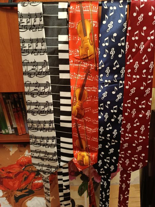 Чоловічий краватки музичні
