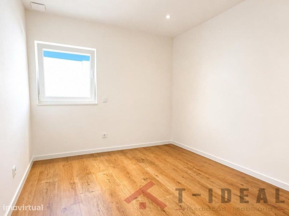 Moradia T3 Remodelada + T1 Independente no concelho da Lourinhã