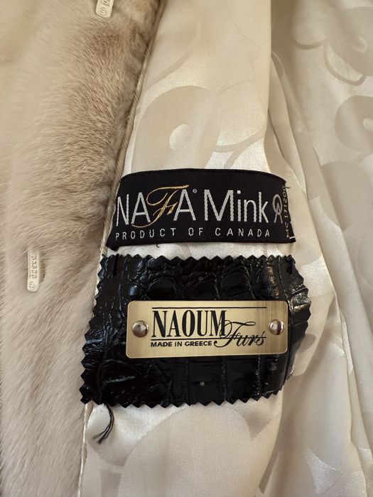 Біле красиве хутро