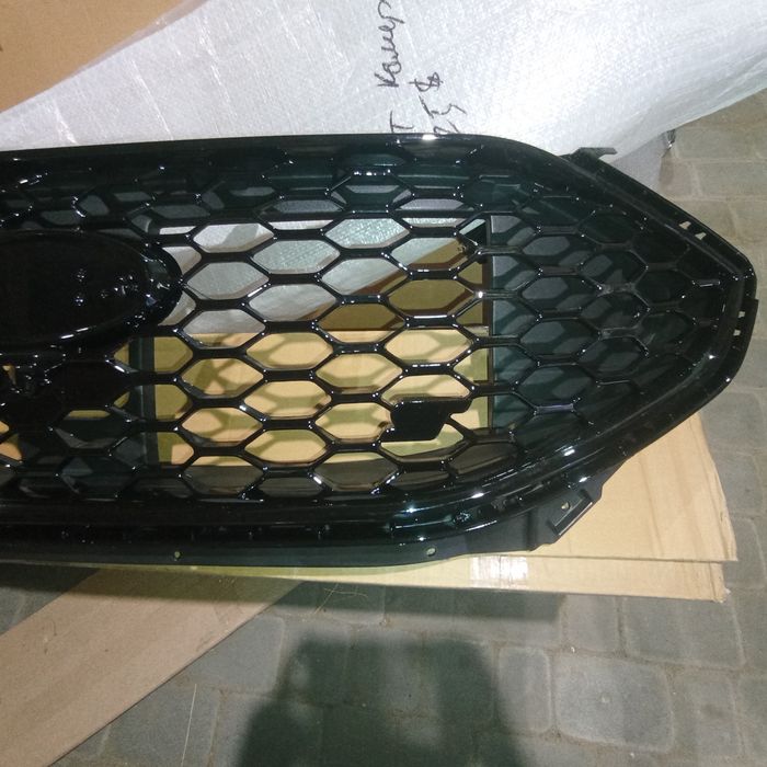 Решітка радіатора чорна ст Ford Edge ST 19-