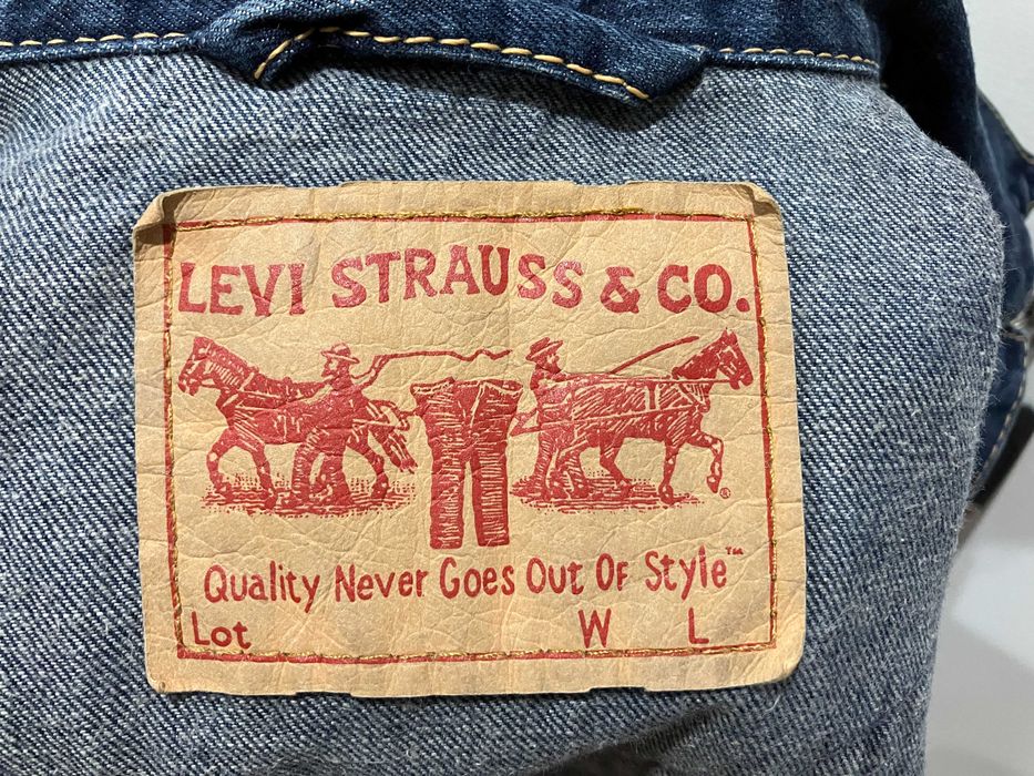 [Como novo] Casaco de ganga de senhora original da Levis, tamanho L.