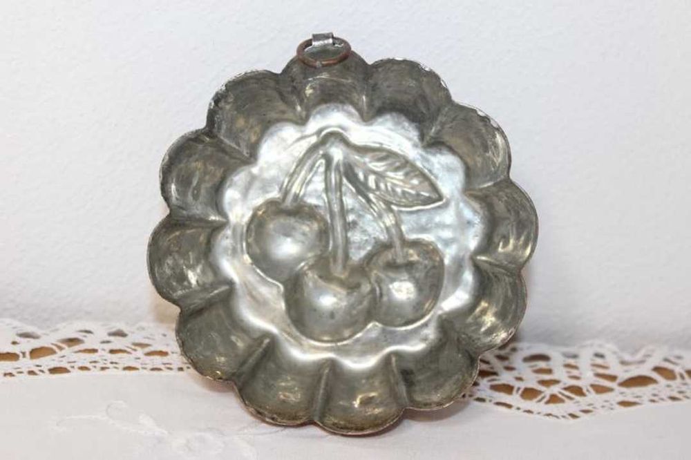 форма для випікання з рельєфом вишні, вінтаж