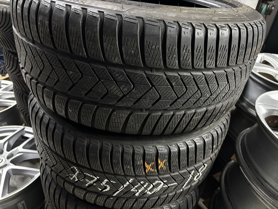Uzywane opony zimowe 275/40/18 PIRELLI 2szt