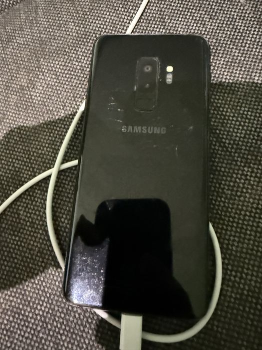 Samsung s9+ на запчастини