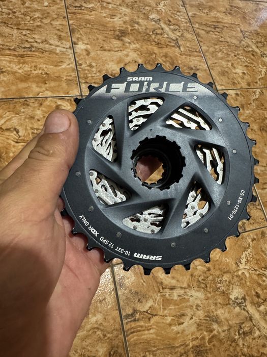 SRAM kaseta XG-1270-D1 Force AXS 10-33T, 12rz srebrna