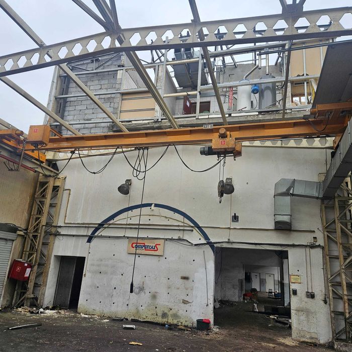 Konstrukcja stalowa z suwnica/ hala