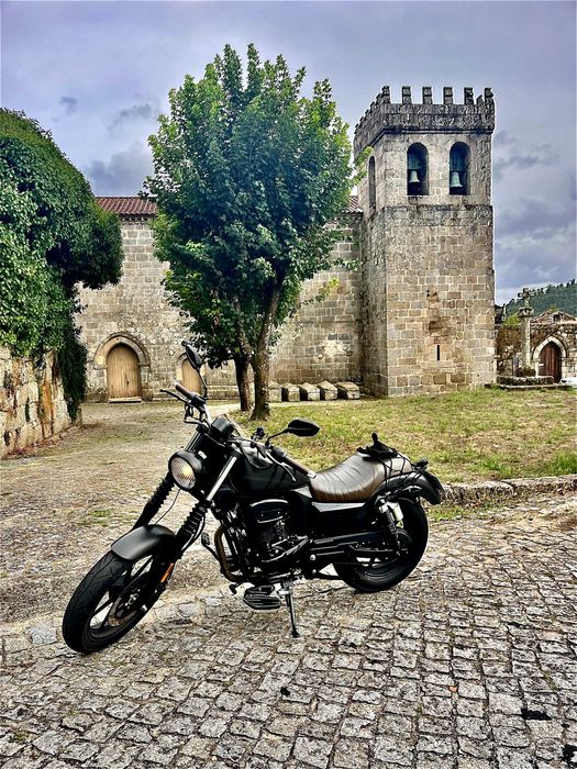 Mota UM Renegade Sport 125 - 2020 - 11500km - c/ ecrã CarPlay/android auto
