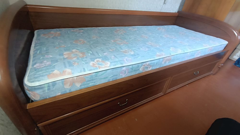 Складне двоспальне ліжко