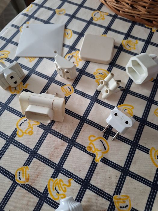 Vendo todos estes artigos a 1 e 2 euros cada