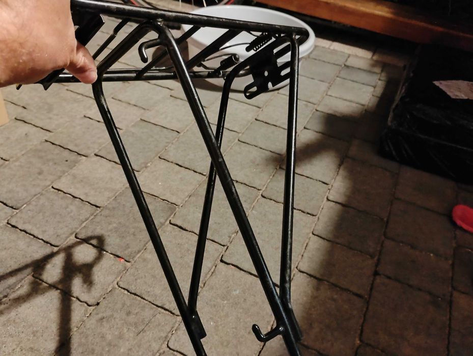 Stalowy bagażnik rowerowy i koło przednie 26 cali. Aluminium.