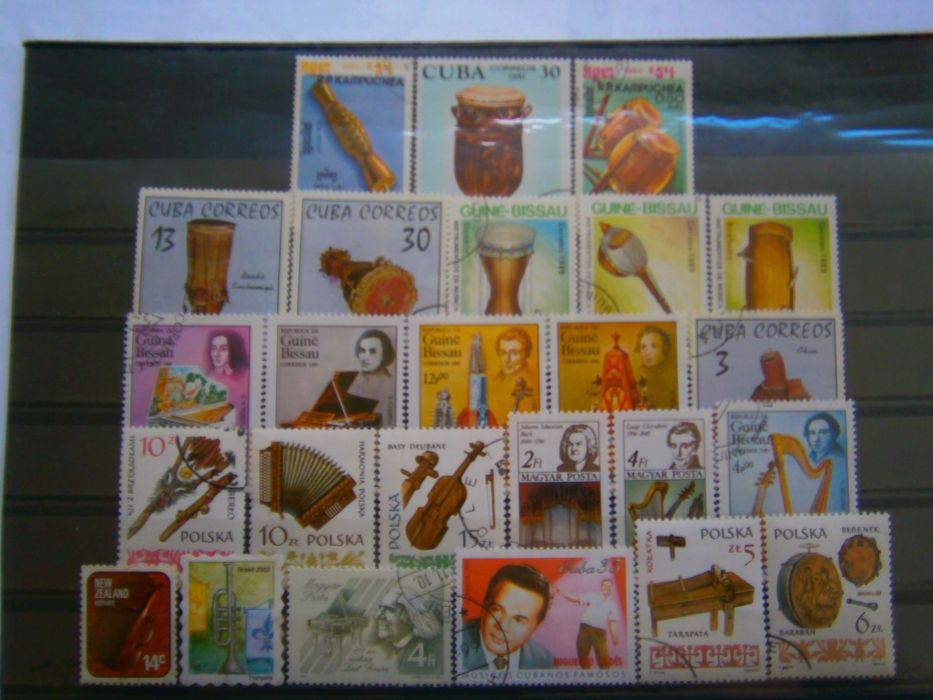 25 selos sobre Instrumentos musicais todos diferentes