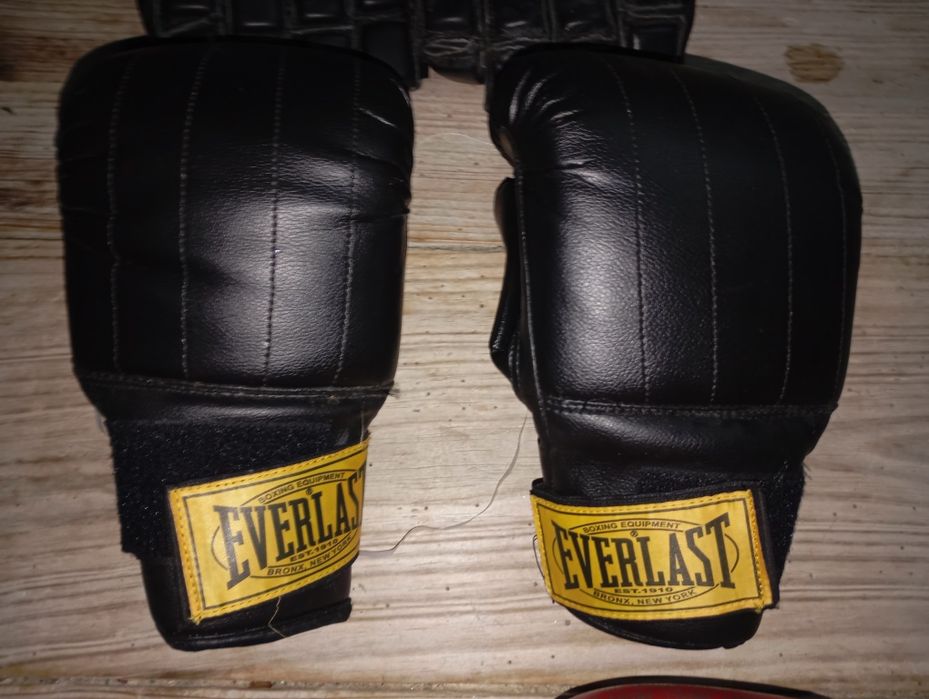 Luvas de boxe, vários modelos