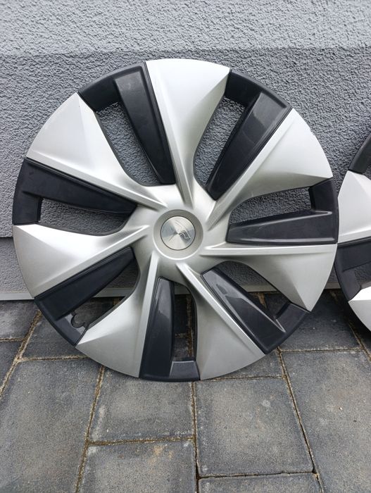 ковпаки tesla model Y R19
