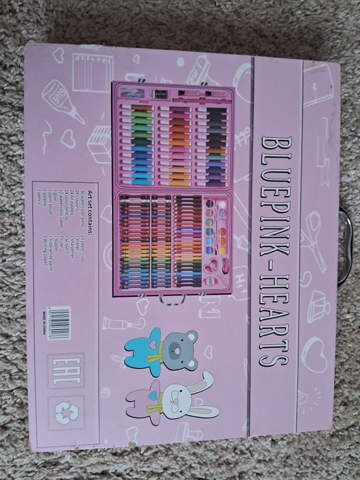 Отдам детский игрушечный чемоданчик с мелками и карандашами