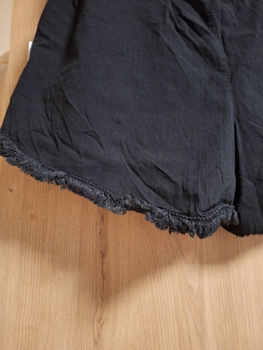 Czarne spodenki  gnieciuch