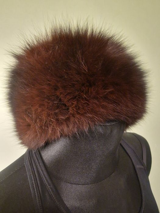 Przepiekna  czapka z lisa brazowa 50 zm.