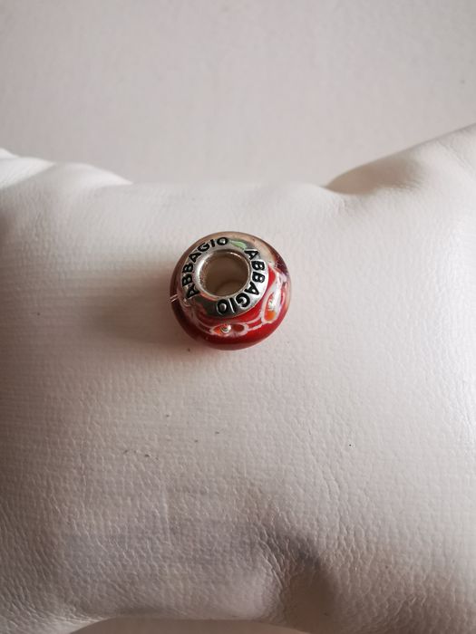 Conta Abbagio Vermelho e Branco