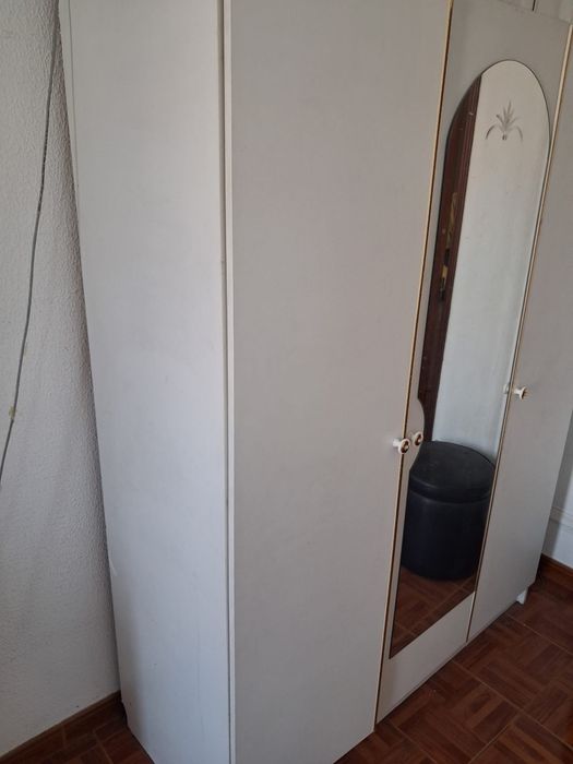 Roupeiro branco