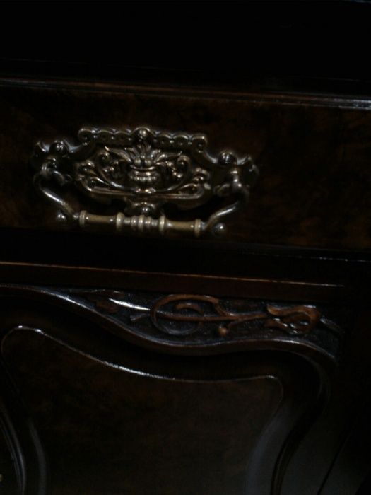 Антиквариат.Буфет.Комод. Зеркало.