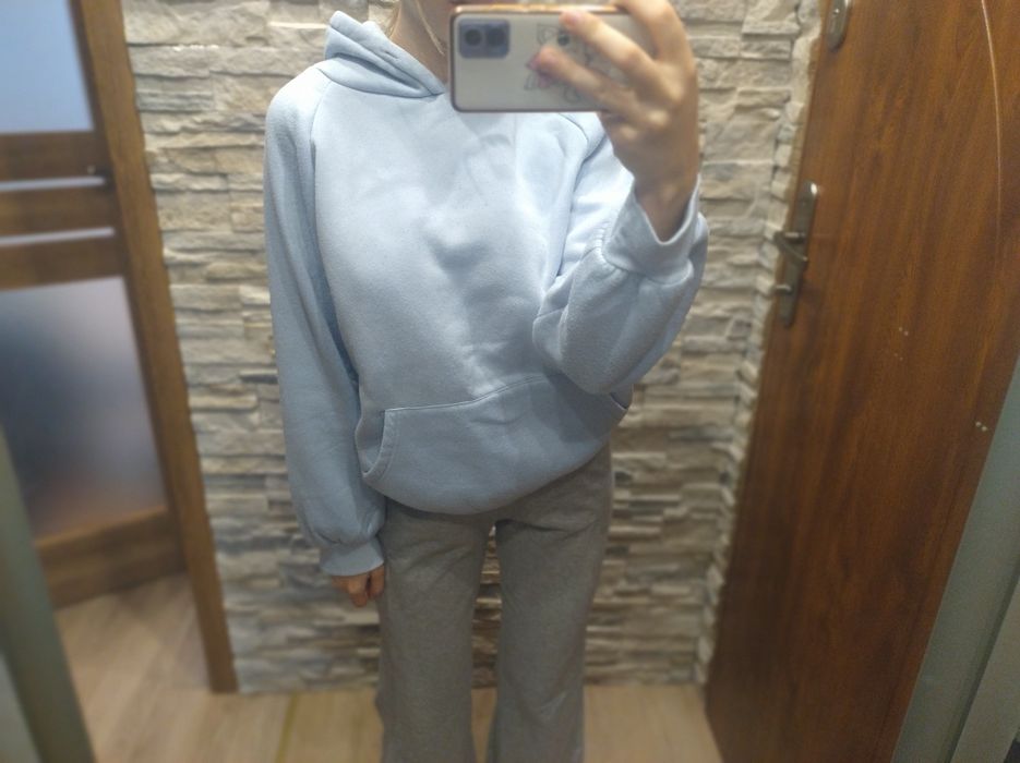 Niebieska bluza z kapturem oversize baby blue