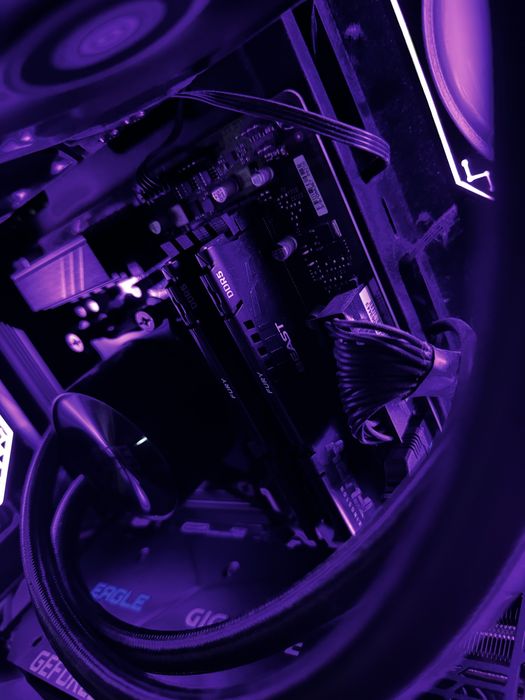 Sprzedam 16gb ram ddr5 6000mhz  8x2 16gb używany rok