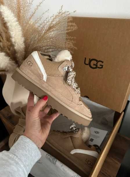 UGG Lowmel Sand R.40