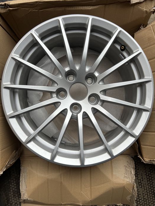 Felga 7,5x17 ET29 Audi A4 A5 8W0 oryginał jak NOWA
