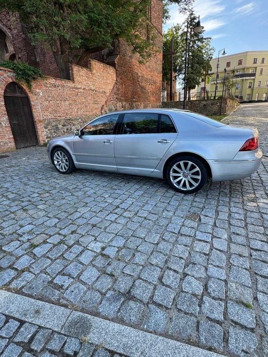 Volkswagen Phaeton LONG 4.2 V8 – 2003 r. – Luksus i Komfort Klasy Premium