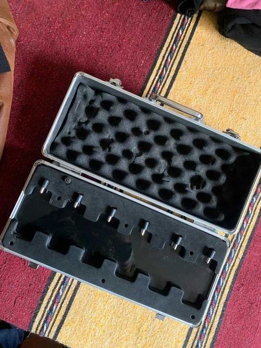 Mooer - Pedalboard - Firefly M6 - For 6 Micro Guitar Pedals. Metal light case.