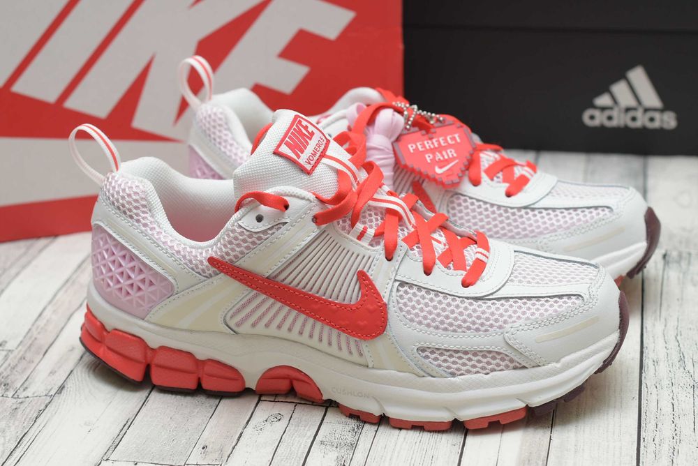 Оригінал! Жіночі кросівки кроссовки Nike Zoom Vomero 5 BG HV5171-121