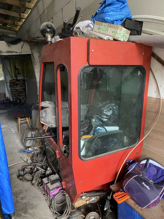 Кабіна на трактор