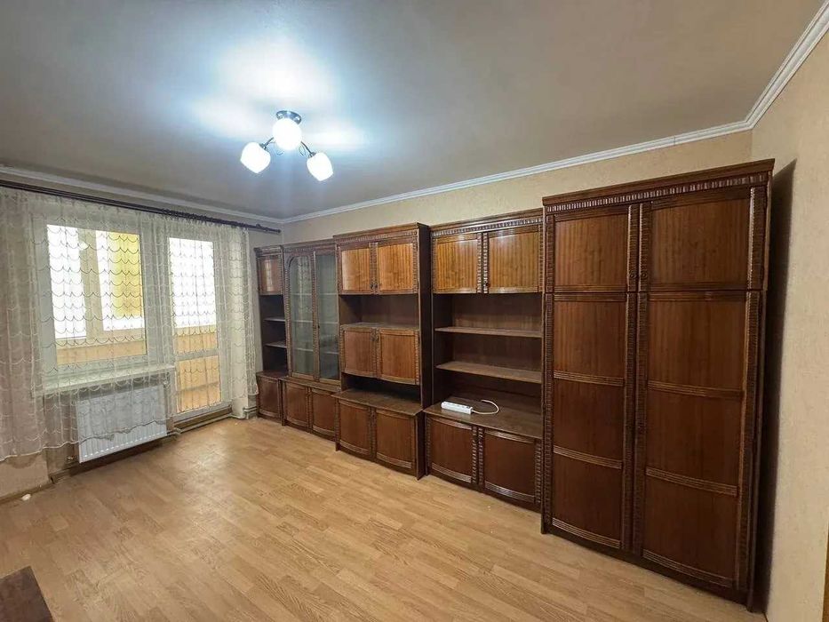 Продається двокімнатна квартира в центральній частині міста.
