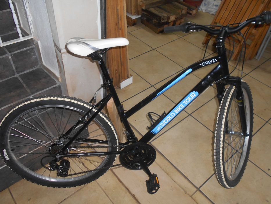 Bicicleta com pouco uso