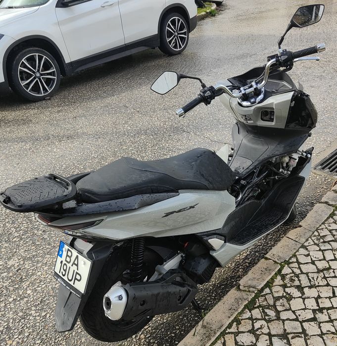 2 motas Honda PCX 125