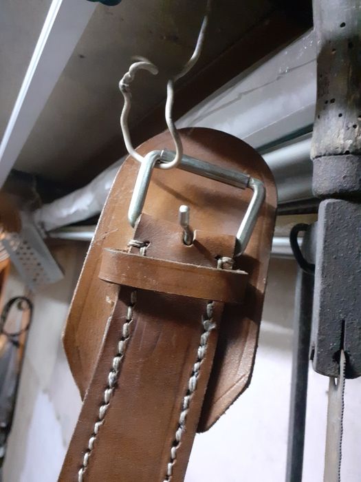 Pas skorzany na plecy