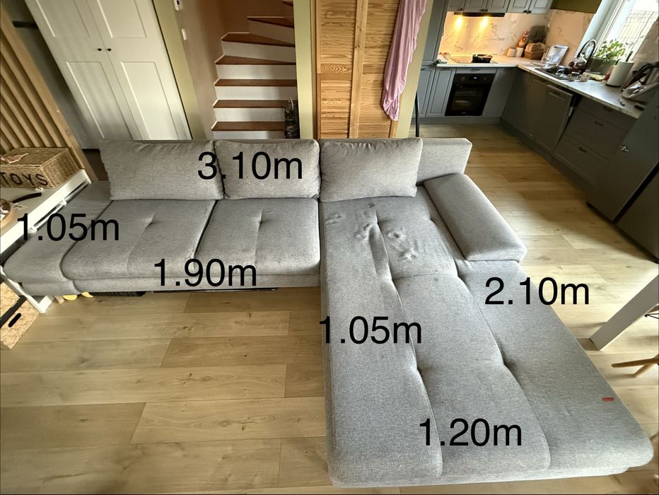 Naroznik z funkcja spania oraz schowkiem