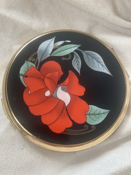 Puderniczka Stratton z lat 70 tych. Wybrana dostawa gratis