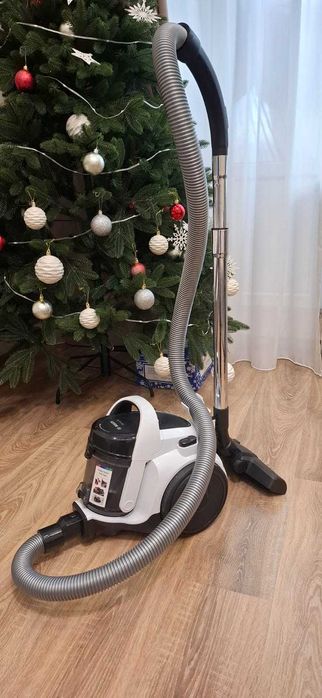 Пилосос для сухого прибирання без мішка Bosch BGS05A225