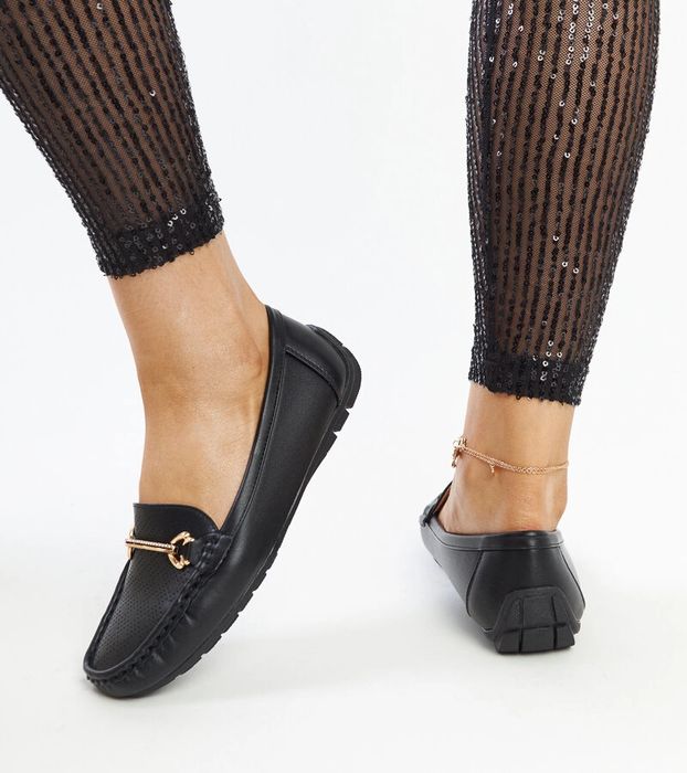Czarne mokasyny z ozdobną klamerką Adila