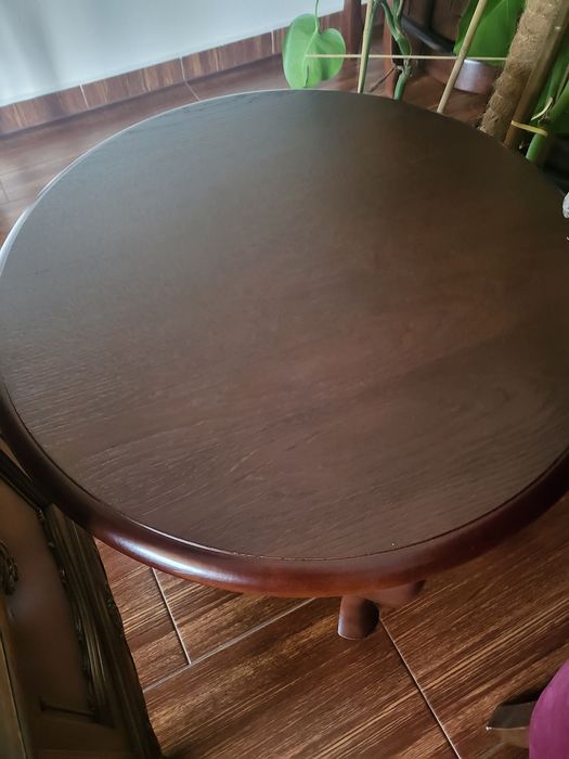 Zestaw  stol okragly z krzeslami