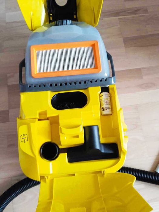 Odkurzacz z filtrem wodnym Kärcher DS 6 Soczewka • OLX.pl