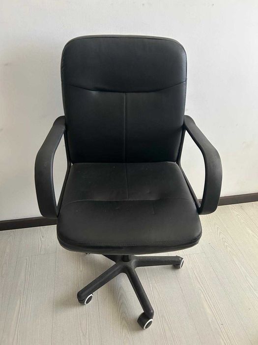 Cadeira escritório preta