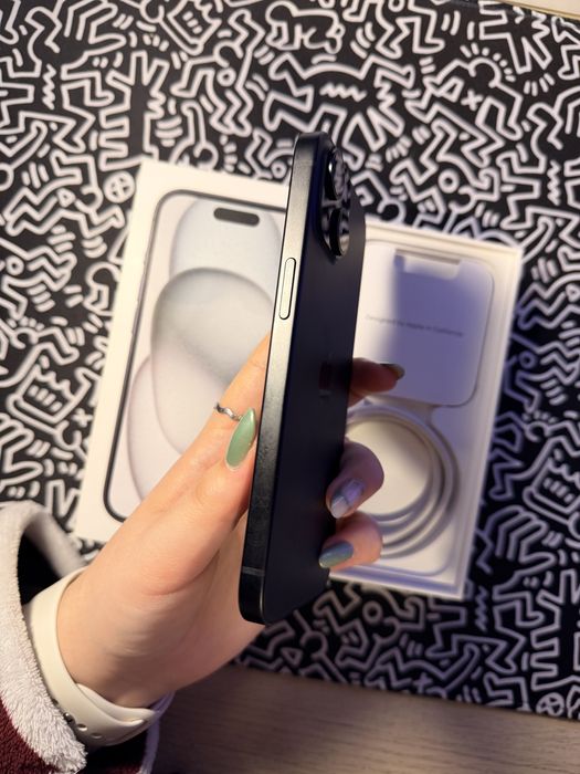 iPhone 15 - 128gb + 13 capas (negociável)