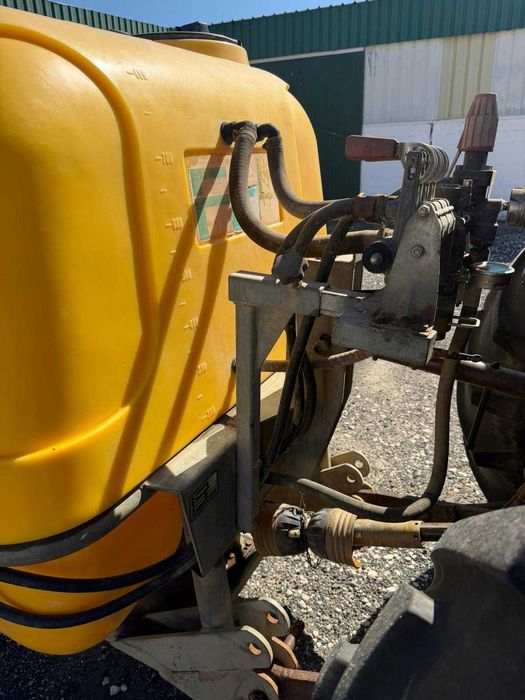 Pulverizador / Máquina de Cura Tomix 800L - Barras 12m