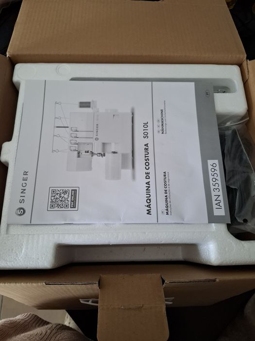 Máquina de costura singer overlock nova